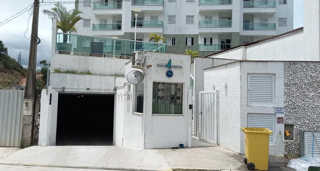 Apartamento em Ubatuba - Praia Grande com Wifi gratuito, rede de proteção e todo conforto que você merece-1